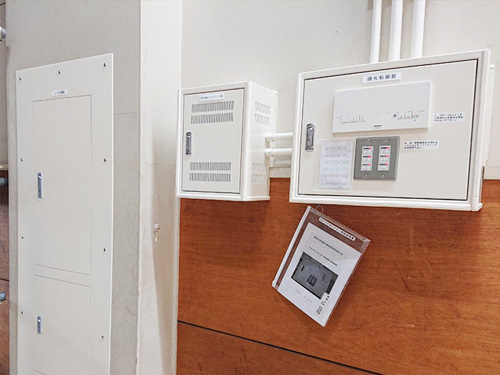 領家中学校屋内運動場照明改修工事 領家中学校屋内運動場照明改修工事